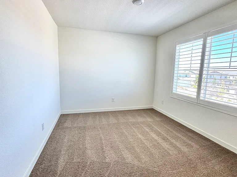 8768 Scenic Sky Dr — Photo 17