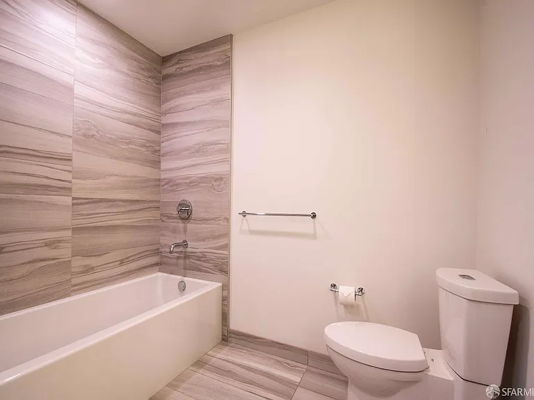 338 Main St #7G — Photo 10