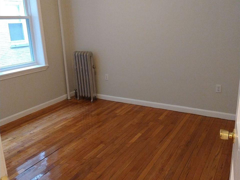 1189 Commonwealth Ave. #2 Boston (Allston) Shared Unit Pho