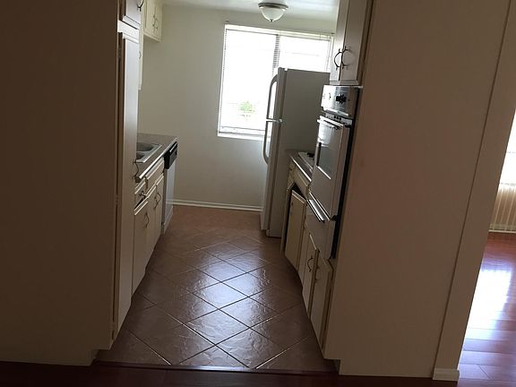 5th image of 807 N Alfred St APT 7