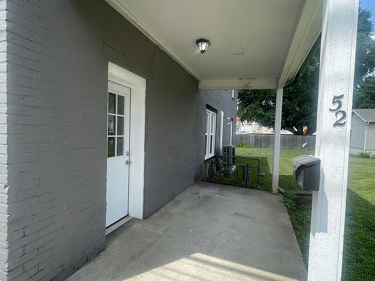 48-52 N Collier St — Photo 5