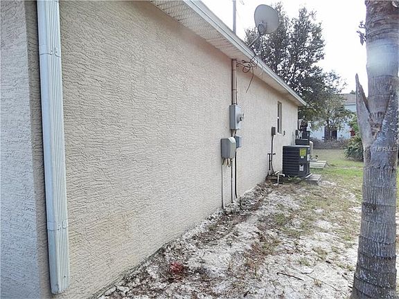 5th image of 2843 Yacolt Ave
