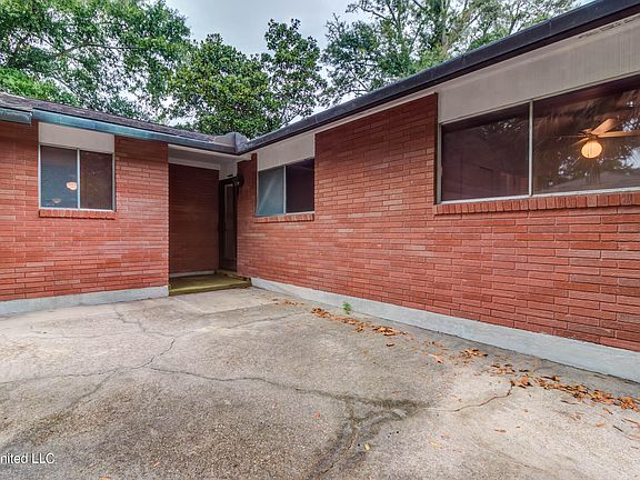5th image of 2413 Palmer Dr