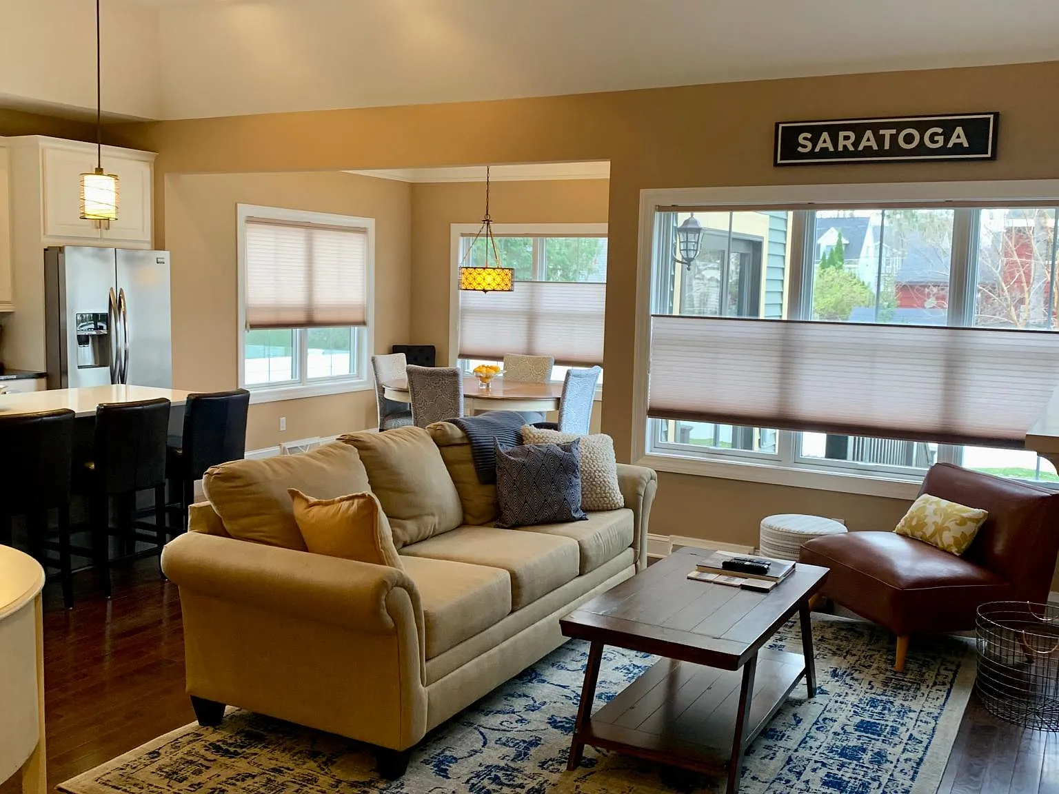 3 bed, 2.5 bath, 2355 sqft, $3,975 — Photo 1