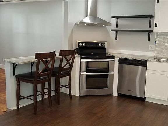 5th image of 174-176 Roger Williams Ave E