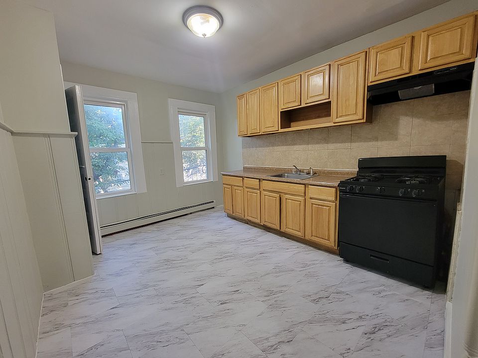 1st image of 122 N 18th St #2E