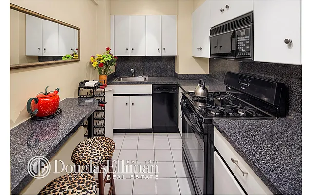 Sold by Douglas Elliman | media 20