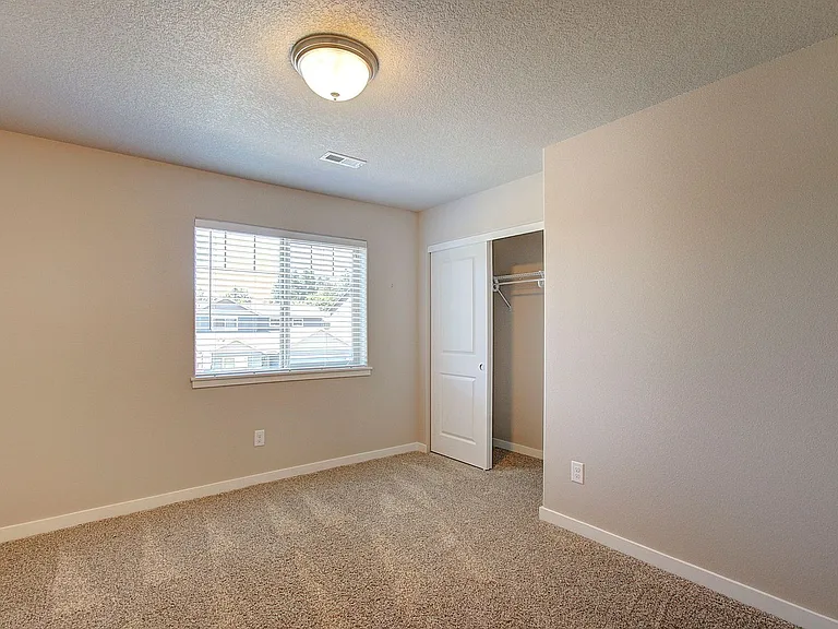 5615 NE 52nd Pl — Photo 12