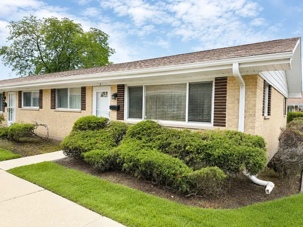 813 Valley Stream Dr APT D, Wheeling, IL 60090