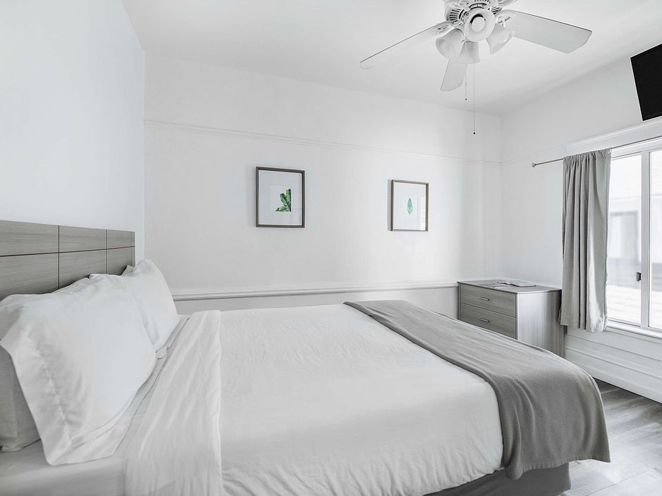1st image of 131-171 Metropole Ave