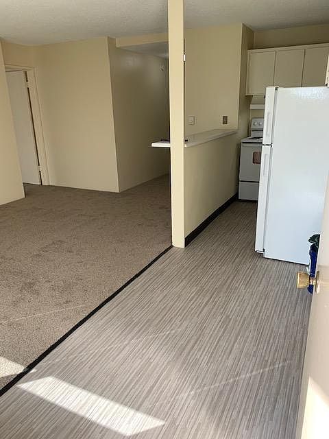 1st image of 4129 11th Ave NE #305