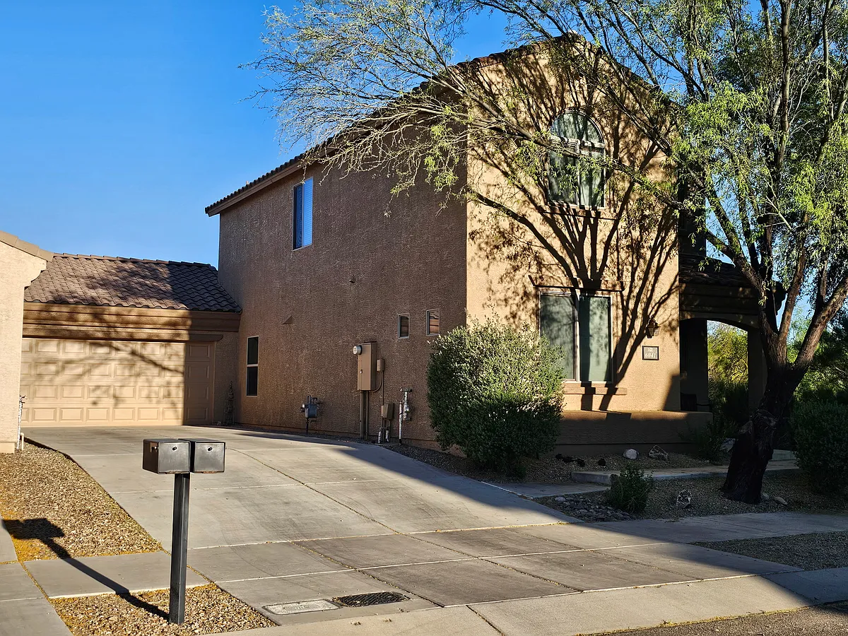 Building Photo - 6041 S Raven Rock Rd