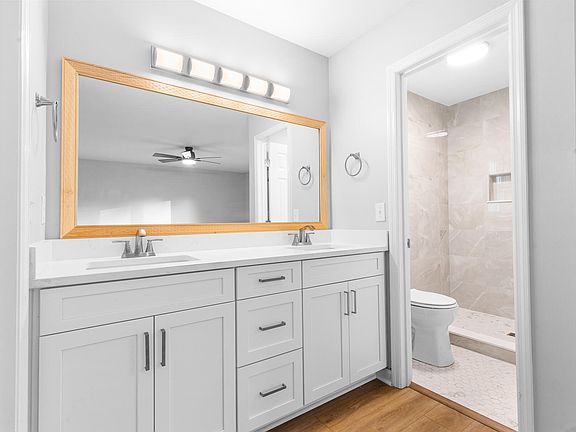 5th image of 126 Canaberry Cir
