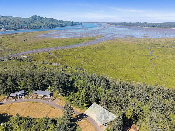5th image of Tl 2000 Nehalem Point Dr