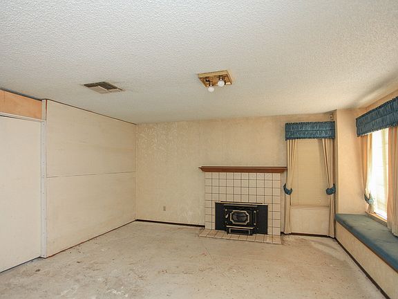 3rd image of 2981 Azevedo Dr