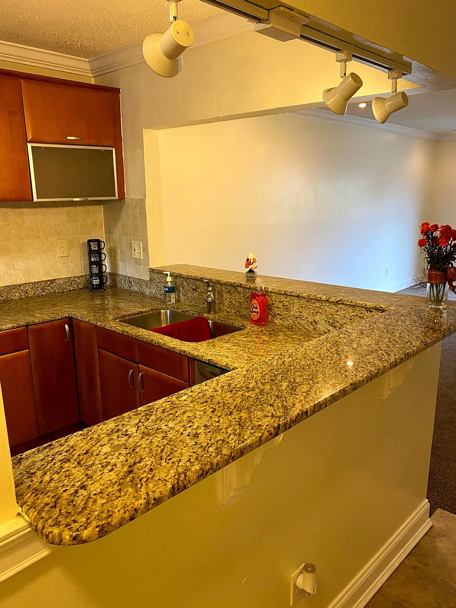Building Photo - 6334 Newtown Cir #34B3