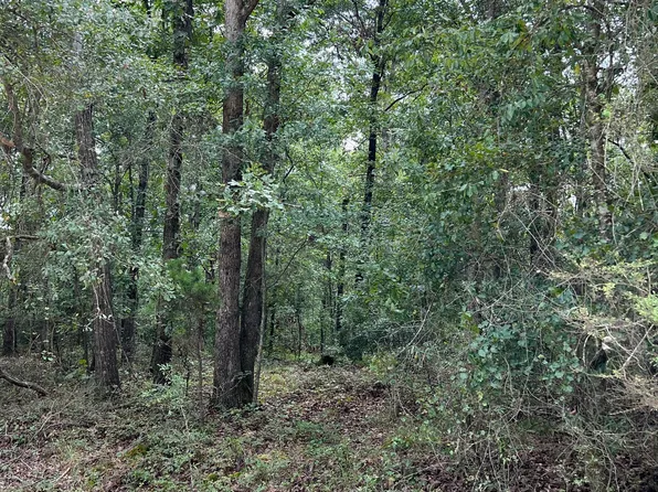3 Lake Deerfield Rd, Hull, GA 30646