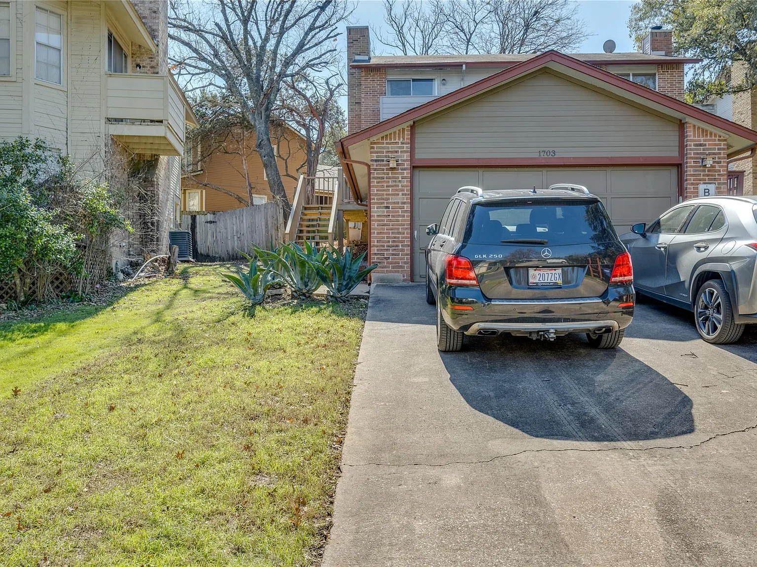 2 bed, 1.5 bath, 1072 sqft, $2,000 — Photo 4