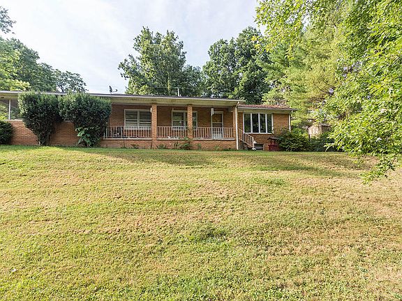 3rd image of 4265 Wayside Dr