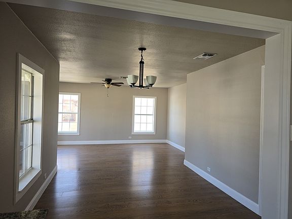 2nd image of 2206 Santa Monica St