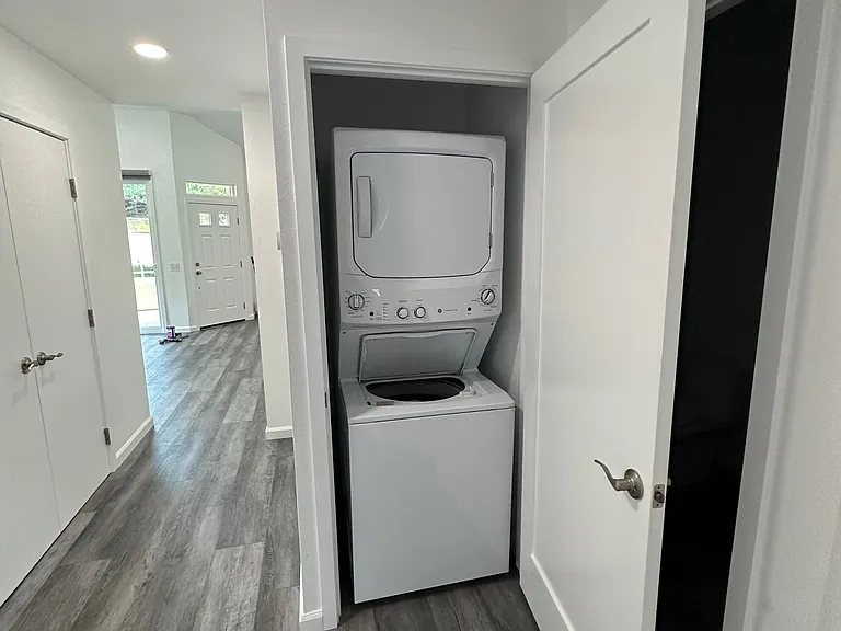 3100 Puesta Del Sol Ct #201 — Photo 4
