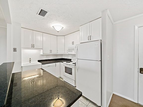 3rd image of 34 South St Unit 108
