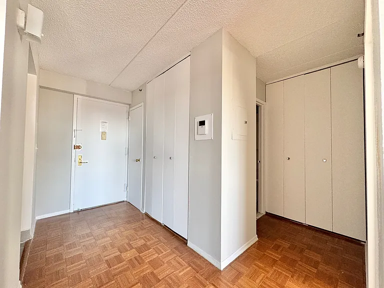 14-56 31st Dr #9A — Photo 4
