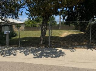 33098 Manzanita Rd, Ivanhoe, CA 93235