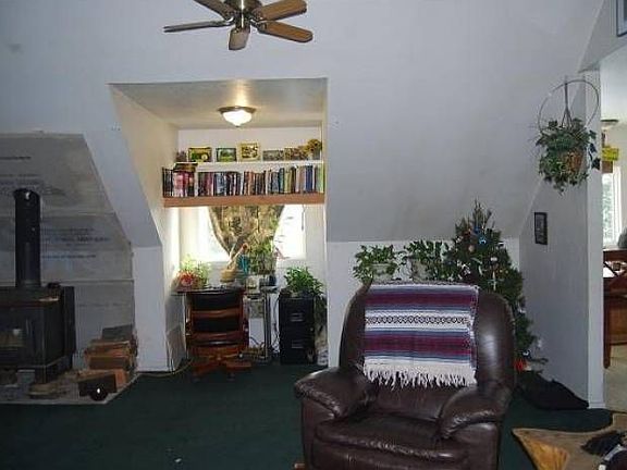 Living Room w/Stove