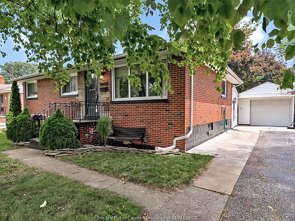 2nd image of 3668 McKay Ave