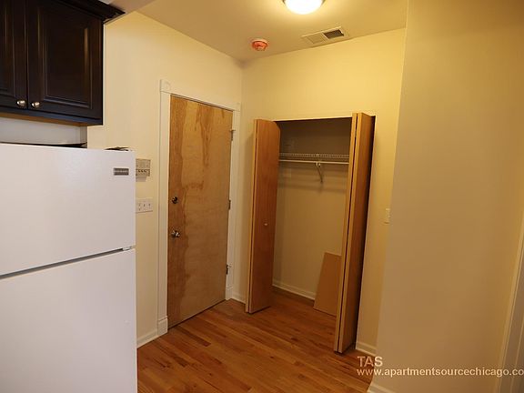 2nd image of 3706 N Halsted St #5ee6en3vq