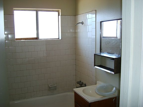 4th image of 24550 Atwood Ave APT 2