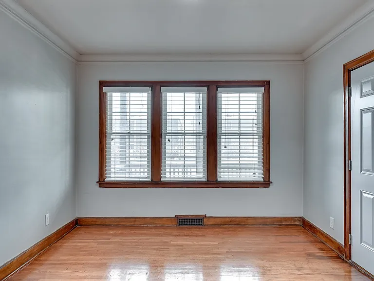 539 Park Ave #1 — Photo 17