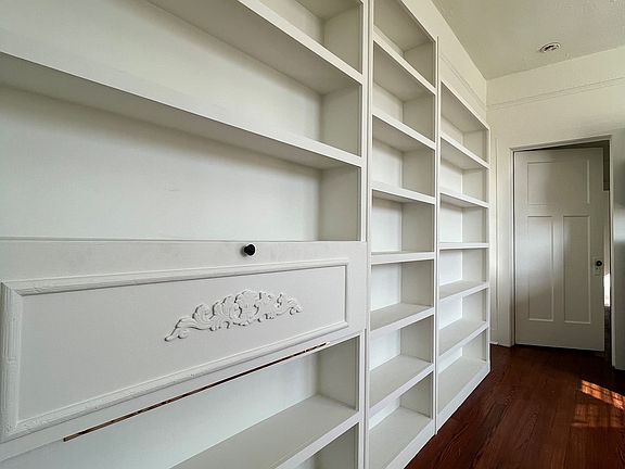 4th image of 5821 Catina St