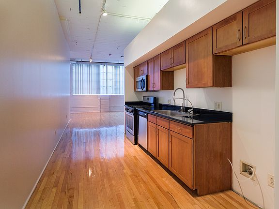 4th image of 420 S San Pedro St APT 203