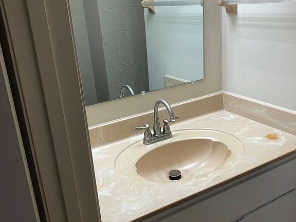 5th image of 2803 NE 8th Ter #3885955