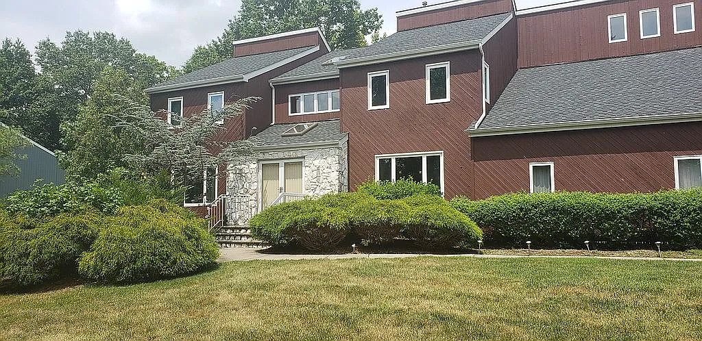 1 Helene Ave photo 1