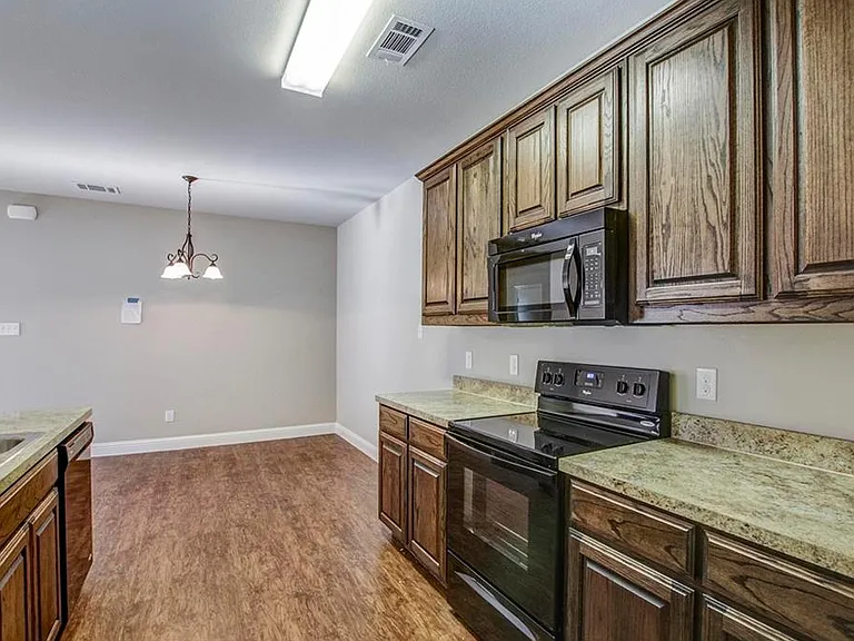 428 Canvas Ct — Photo 3