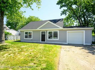 35 Buttonwood Pl, Hazlet, NJ 07730
