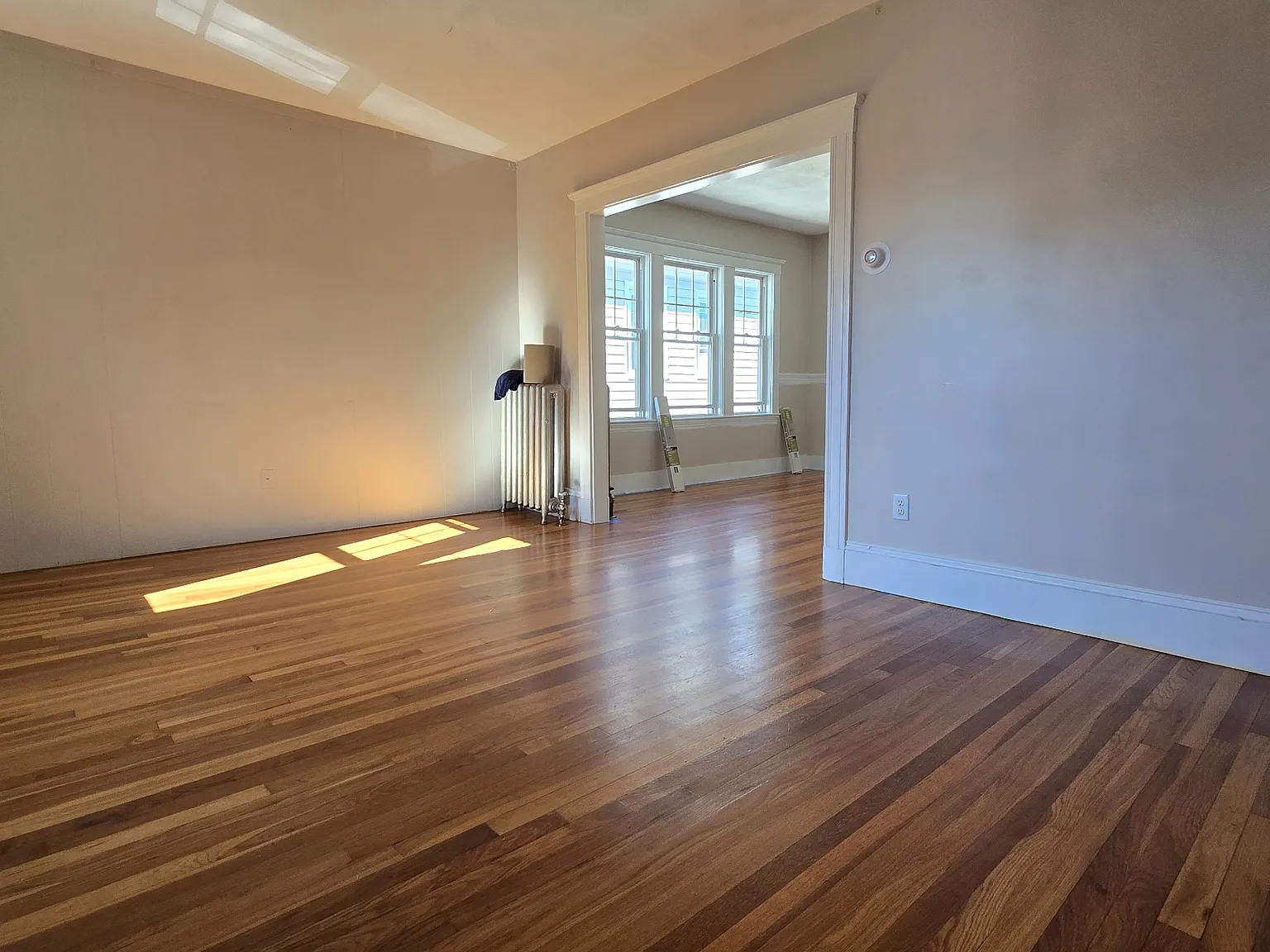 3 bed, 9999 sqft, $3,000 — Photo 4