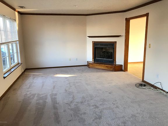3rd image of 8021 Kenhurst Dr