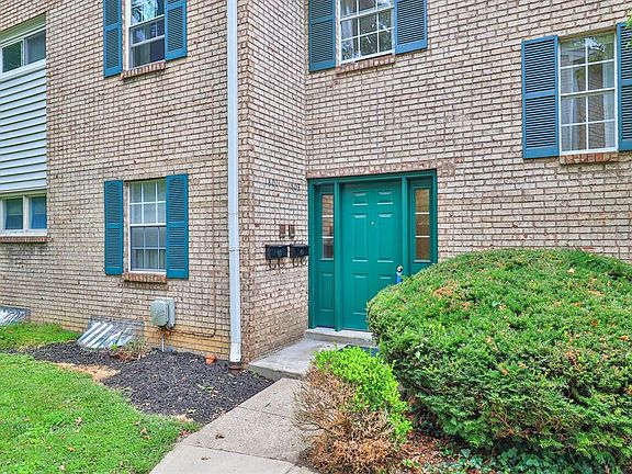 2nd image of 1803 Belle Meade Ct
