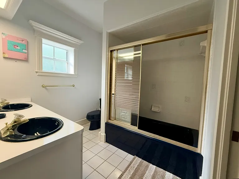 21033 Violet Rd — Photo 37
