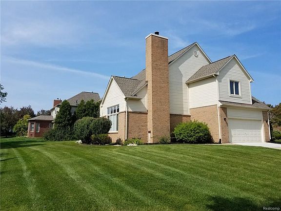 3rd image of 45805 Ashford Cir