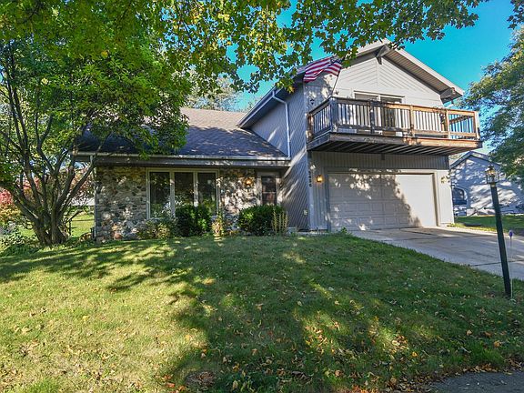 3rd image of 2836 Coventry Ln