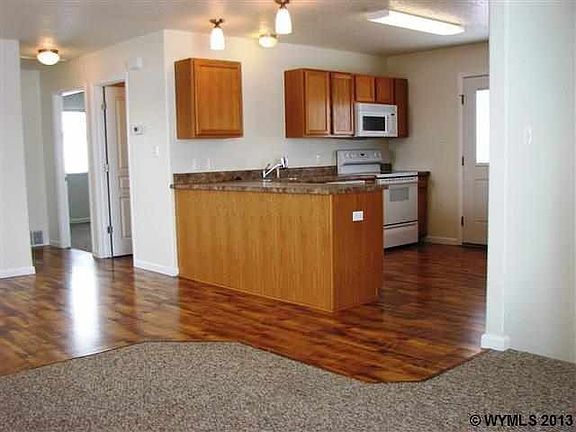 3rd image of 1118 Hatchet Dr