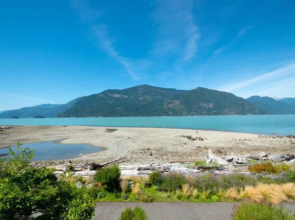 43 Point Ter, West Vancouver, BC V0N 3Z1