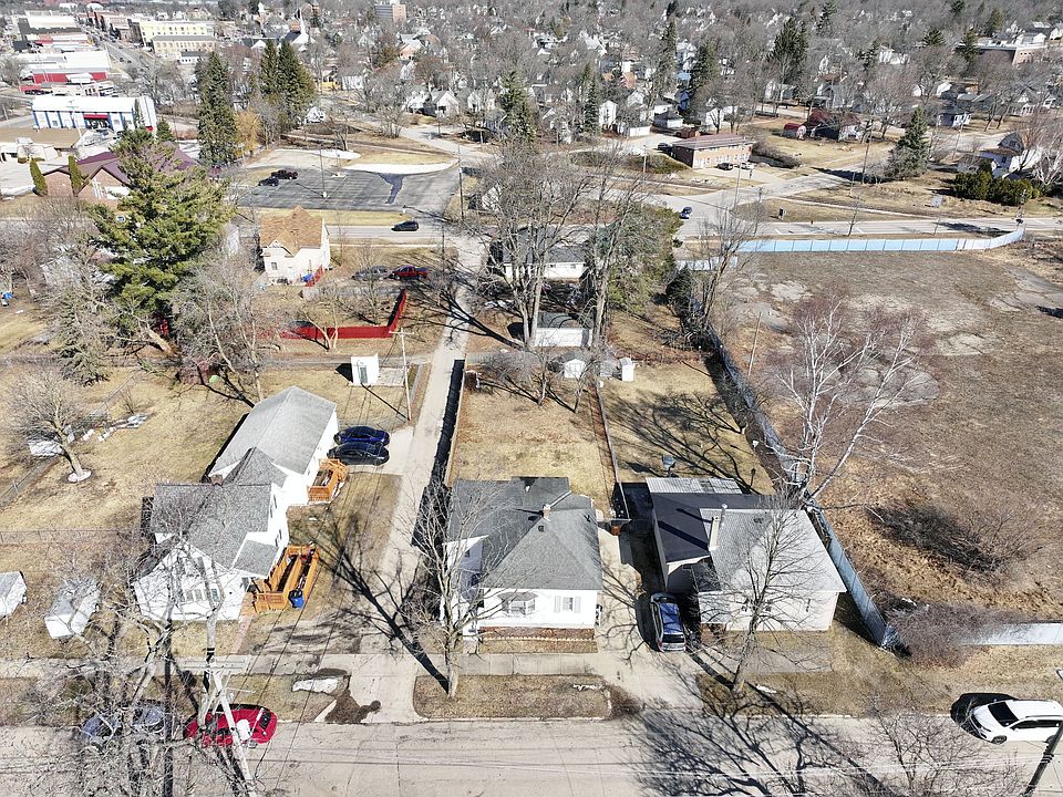 1st image of 139 Mosser St #1