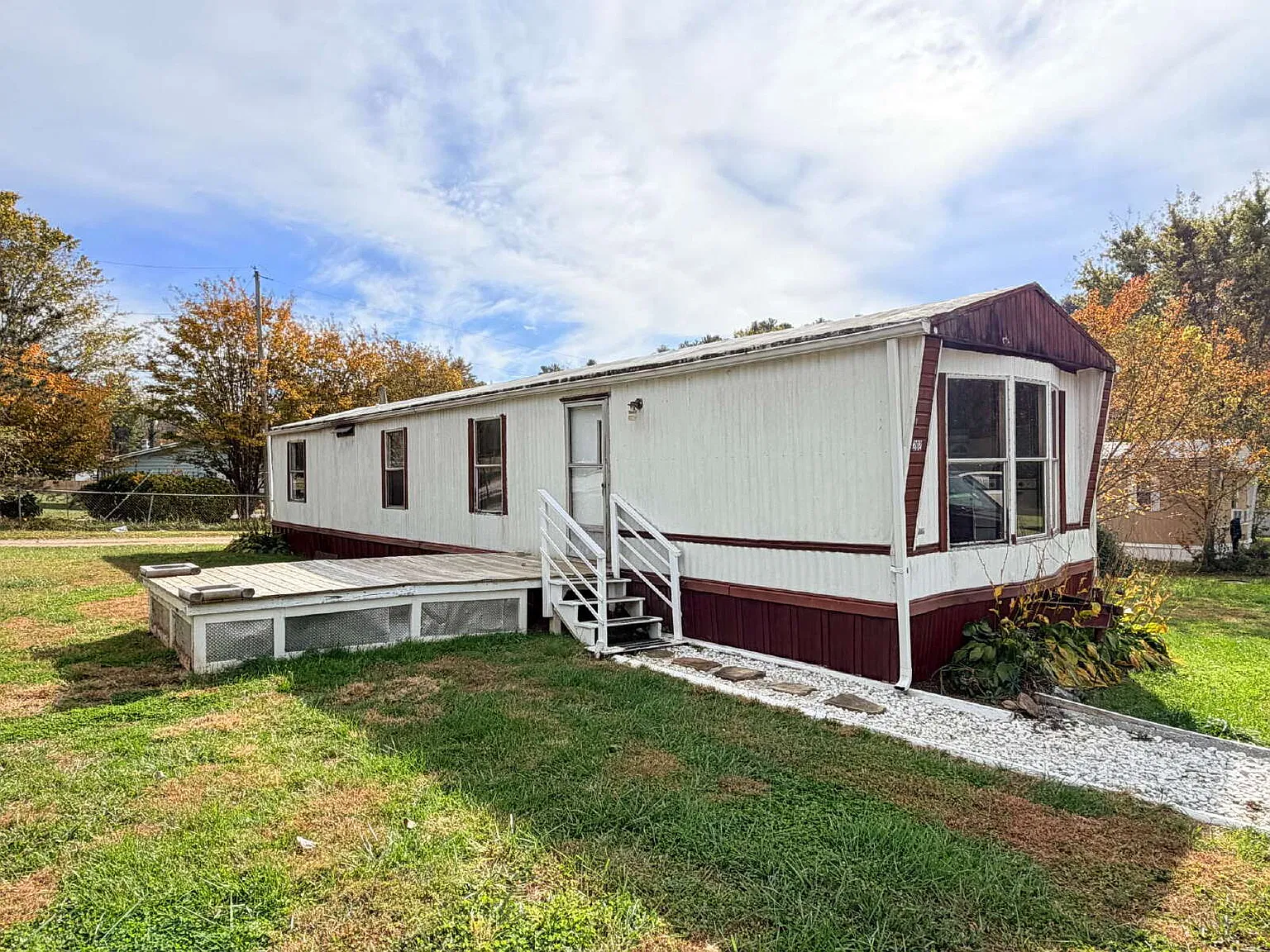 2 bed, 1.0 bath, $1,400 — Photo 1