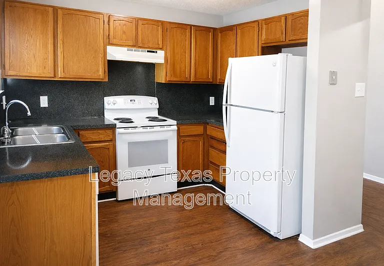 1409 Courtney Pl #C — Photo 3